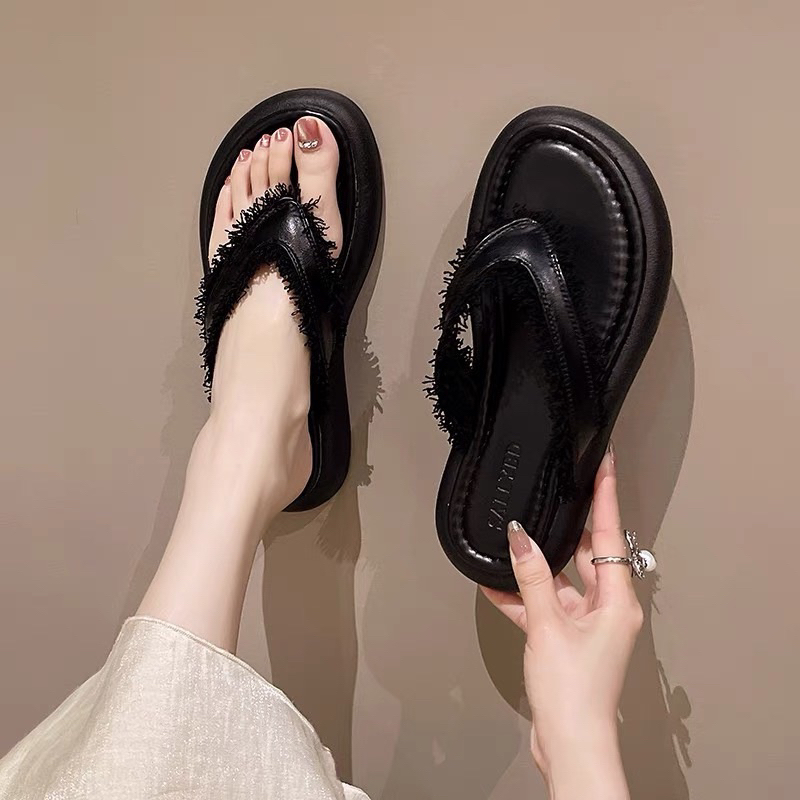 Dép xỏ ngón quai tua rua đế thấp siêu êm