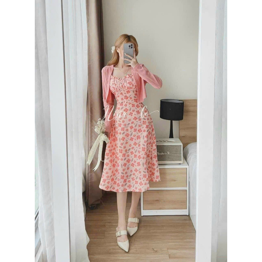 Đầm hoa nữ thời trang mặc đi chơi chất xốp hoa y mẫu hai dây xếp ly ngực có mút váy maxi xoè kèm áo khoác thun gân tay
