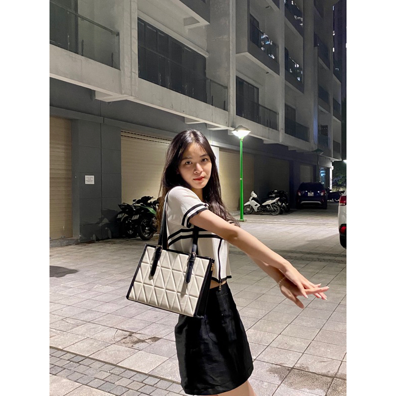 Túi xách dung tích lớn đi lại phù hợp với phong cách phương Tây 28*22*11 A19