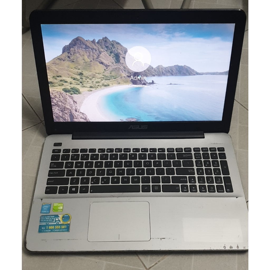 Laptop Asus X555