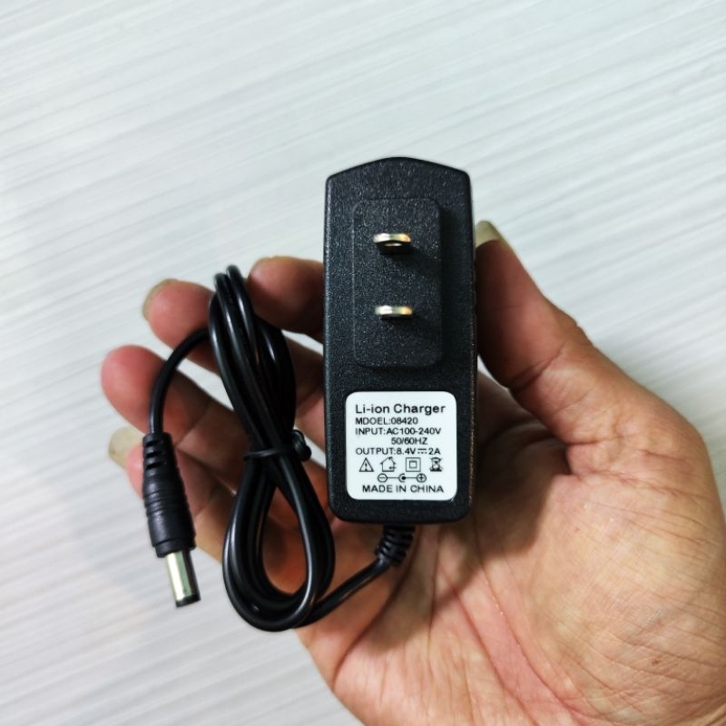 Sạc 2S 8.4V - 1A, 2A dùng cho pin lion 3.7V