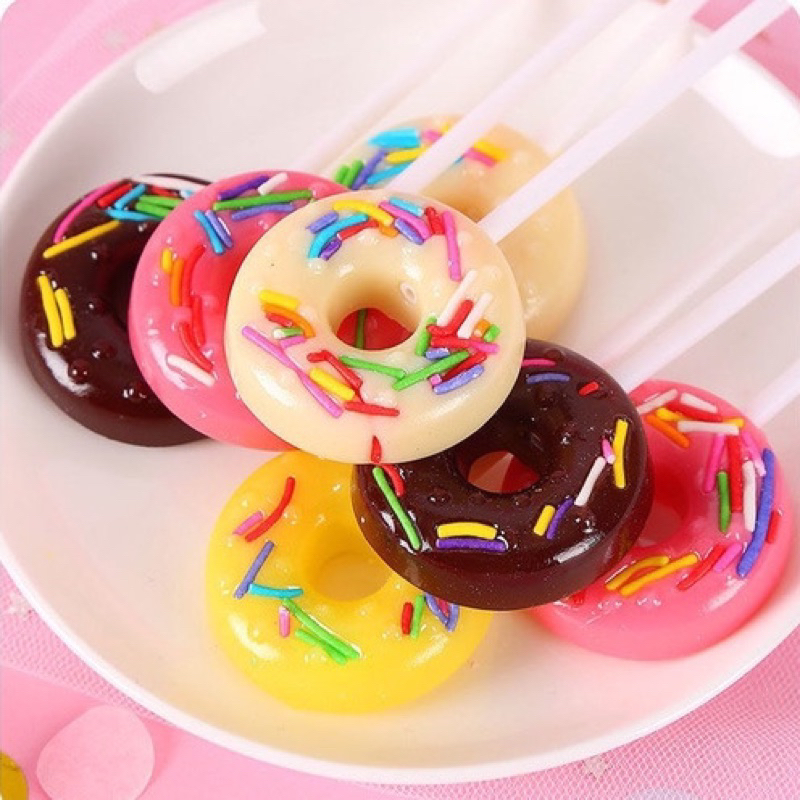Một que kẹo mút hình bánh Donut xinh xắn - Hongkong, ăn vặt ngon rẻ TaNo