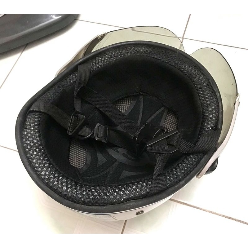 Mũ bảo hiểm nửa đầu có kính hàng chính hãng công ty thanh lý