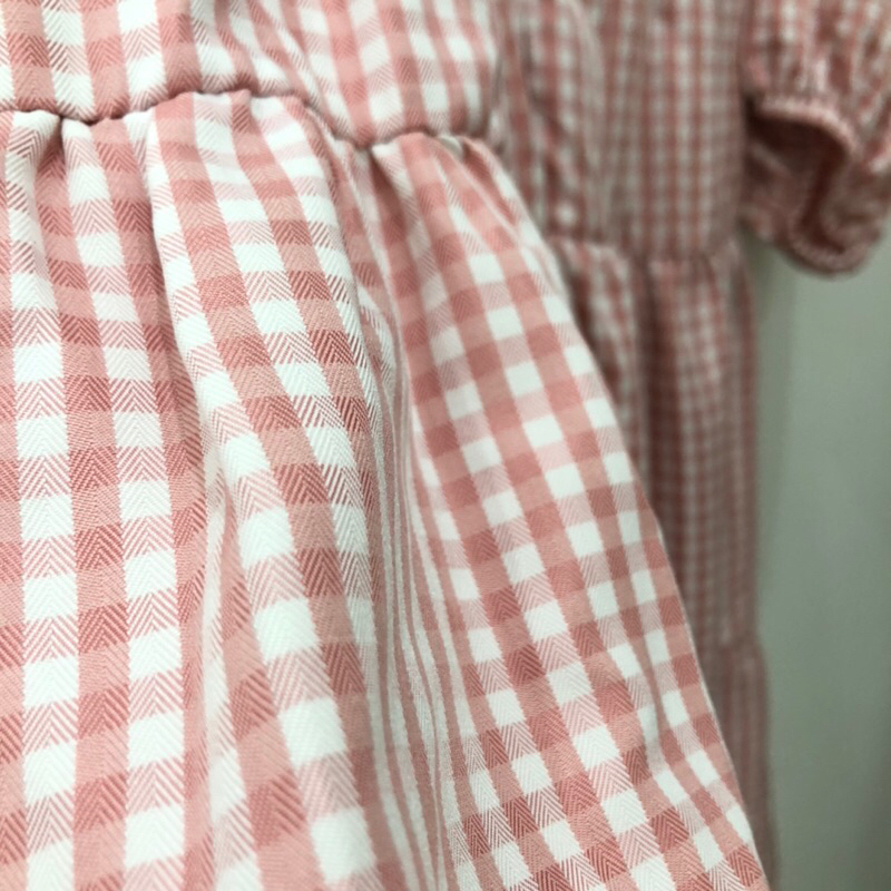 Đầm váy babydoll caro hồng kèm hoa thêu