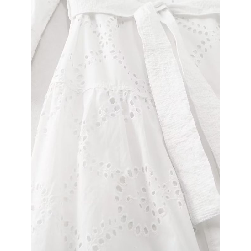 Đầm midi dài màu trắng thêu hoa phong cách Âu Mỹ mới 2023