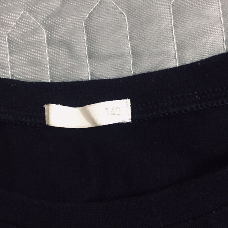 Áo dài tay GU kids đen size 140 2hand