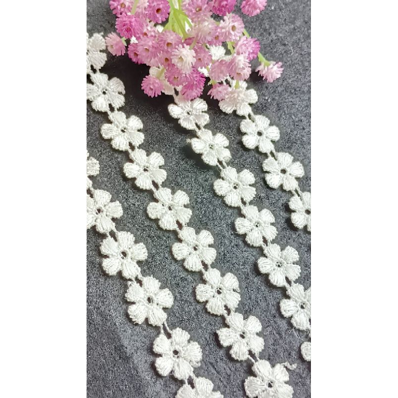 1m ren chỉ bóng hình hoa màu trắng bản 1.7cm