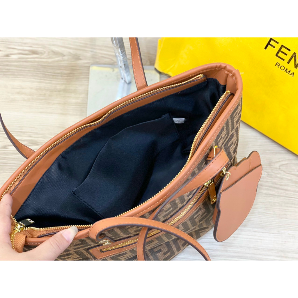 Túi xách thời trang kèm phụ kiện heo kute - Shop Lynh