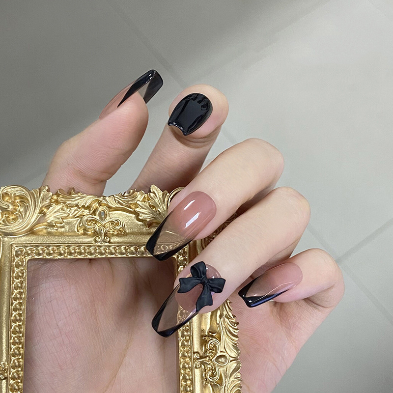 Charm nơ dài đen trắng gắn móng siêu xinh