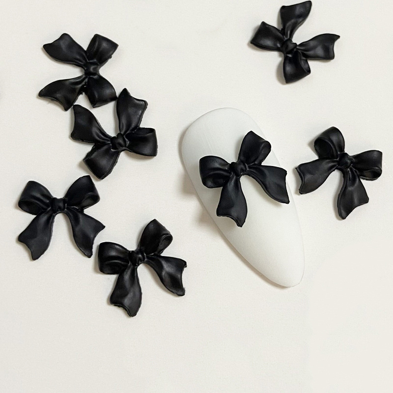 Charm nơ dài đen trắng gắn móng siêu xinh