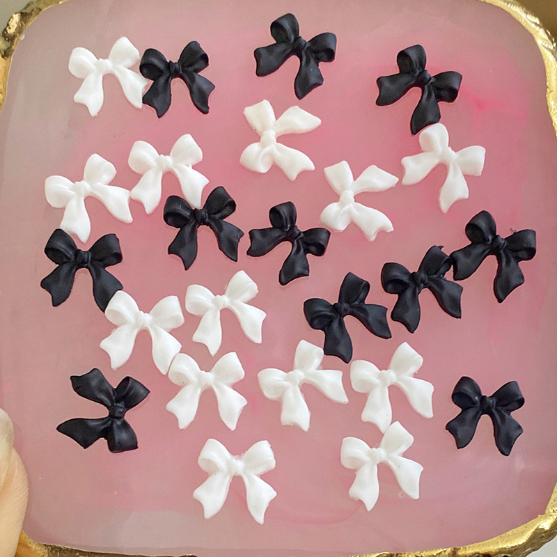 Charm nơ dài đen trắng gắn móng siêu xinh