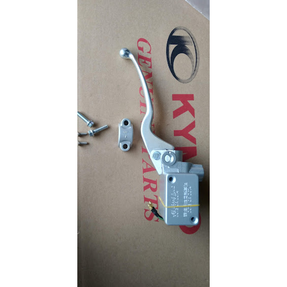 Heo dầu trên bên phải xe MANY 125CC KYMCO