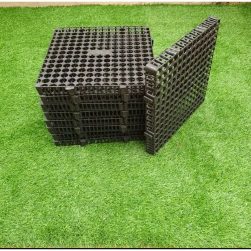 tấm nhựa thoát nước lót sàn trồng cây kt 33x33