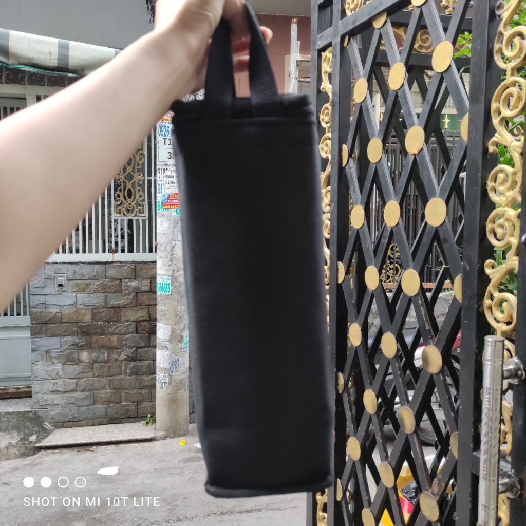 TÚI ĐỰNG BÌNH NƯỚC 1500ML VẢI BỐ MÀU TRƠN CÓ DÂY KÉO VÀ LỚP CÁCH NHIỆT