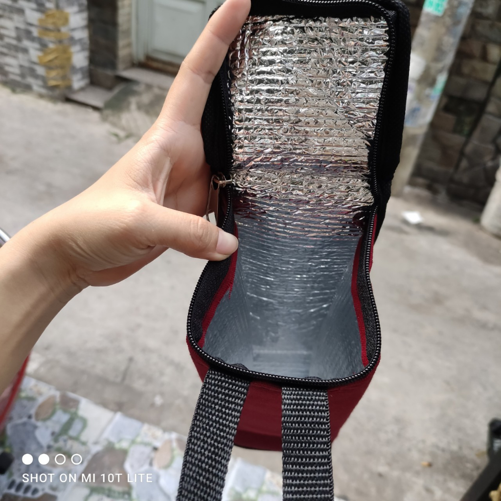 TÚI ĐỰNG BÌNH NƯỚC 1500ML VẢI BỐ MÀU TRƠN CÓ DÂY KÉO VÀ LỚP CÁCH NHIỆT