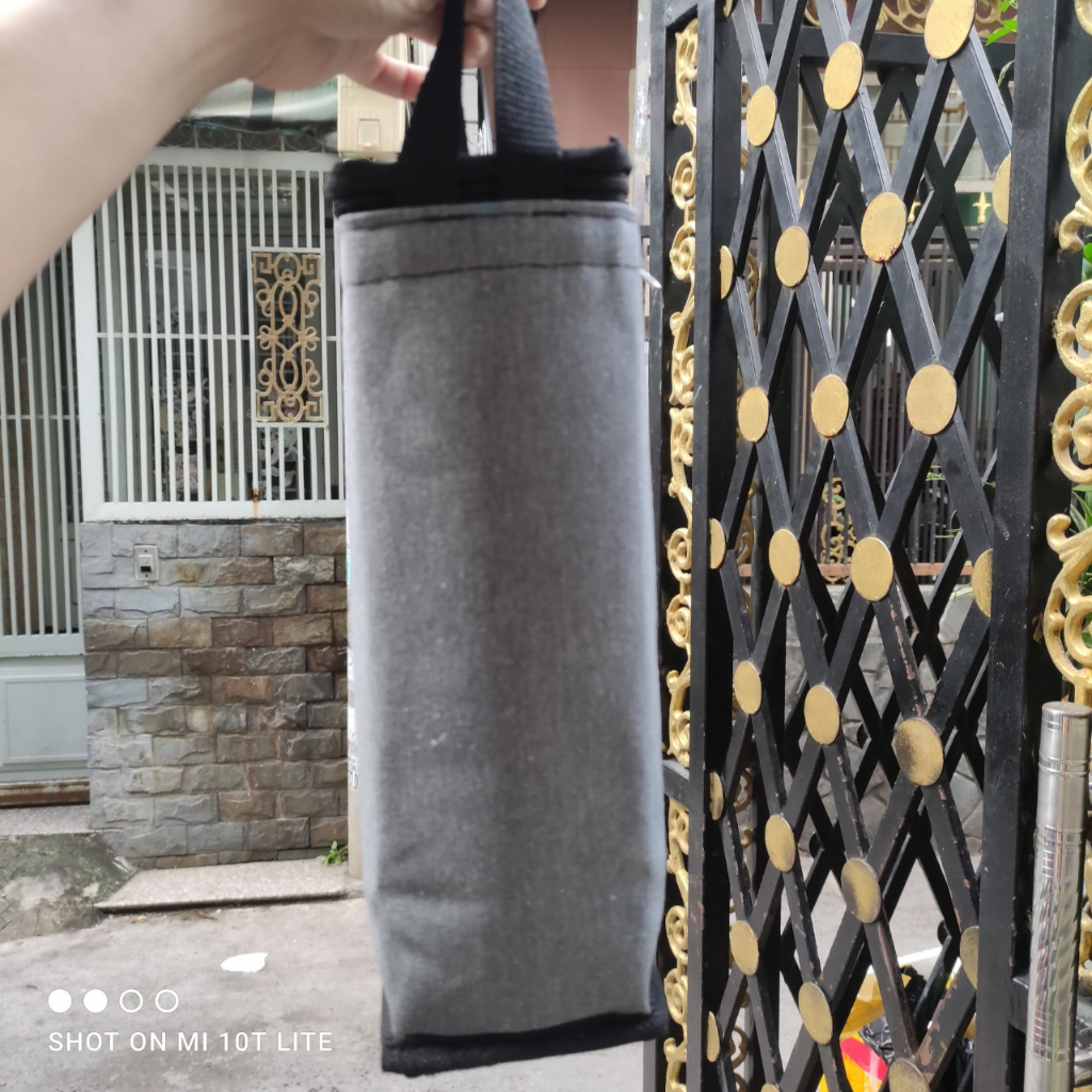 TÚI ĐỰNG BÌNH NƯỚC 1500ML VẢI BỐ MÀU TRƠN CÓ DÂY KÉO VÀ LỚP CÁCH NHIỆT