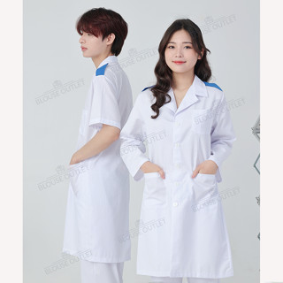 Áo blouse trắng dáng dài có cầu vai xanh cho bác sĩ, dược sĩ thực tập - áo blue trắng thực tập sinh