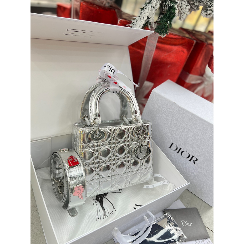TÚI CD LADY DA BÓNG MÀU BẠC SZ20