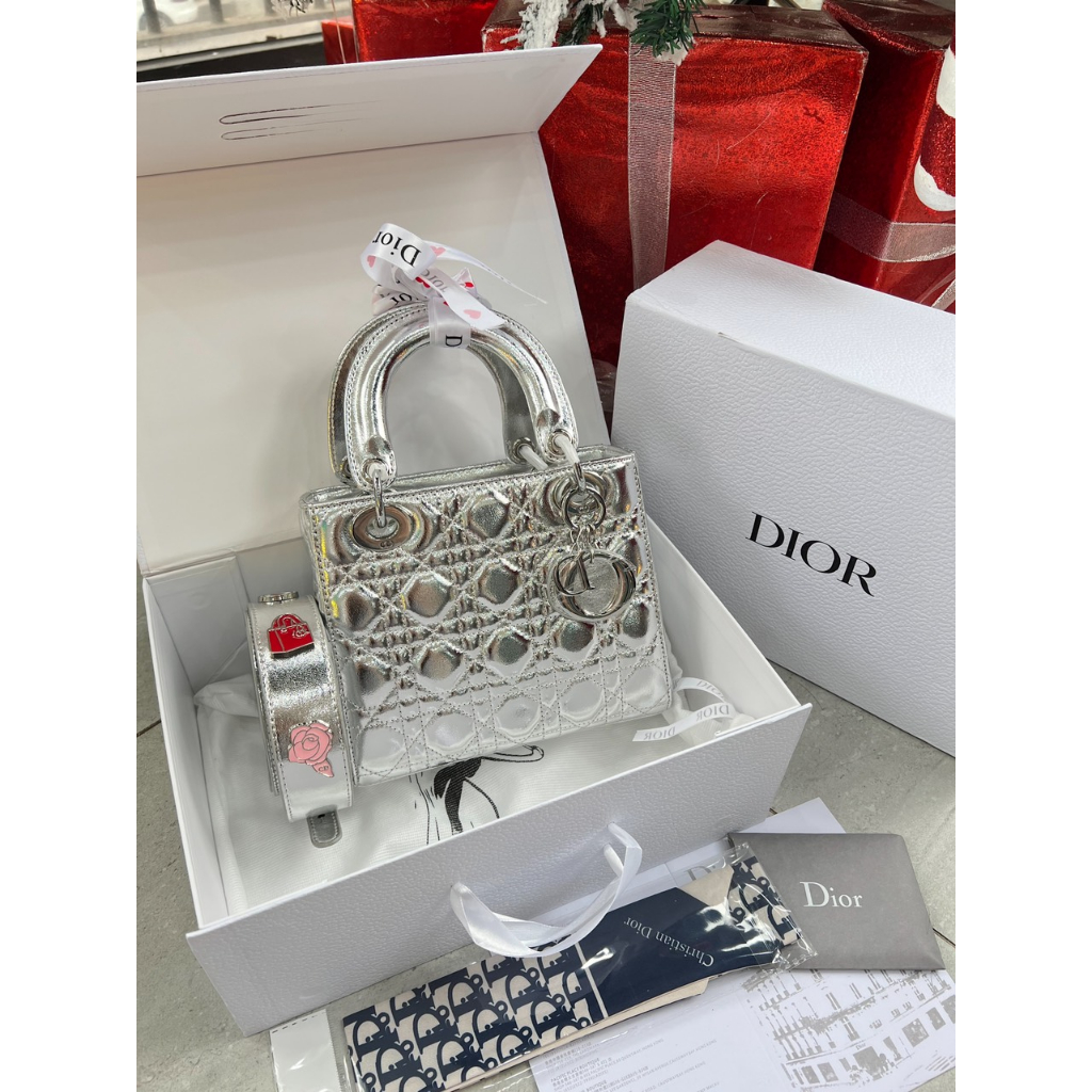 TÚI CD LADY DA BÓNG MÀU BẠC SZ20