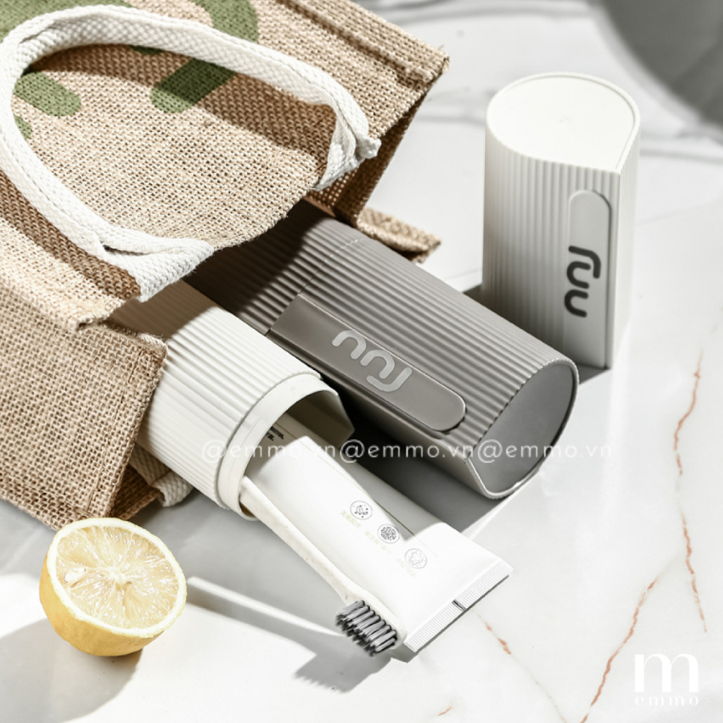 HỘP ĐỰNG BÀN CHẢI ĐÁNH RĂNG, KHĂN MẶT ĐI DU LỊCH EMMO FUBBER