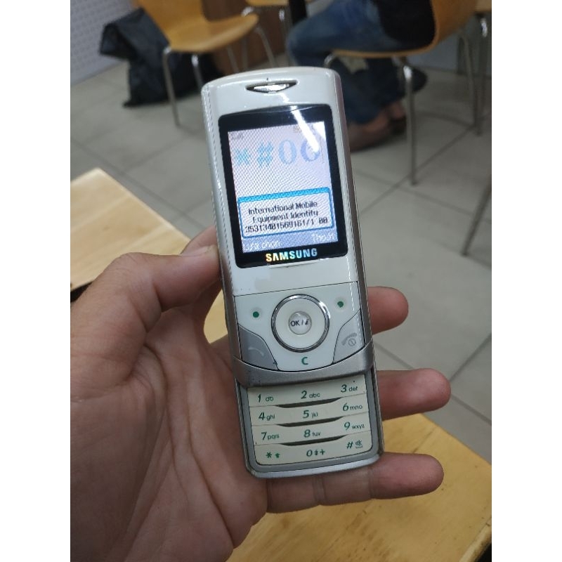 Điện thoại Samsung nắp trượt D520 chính hãng