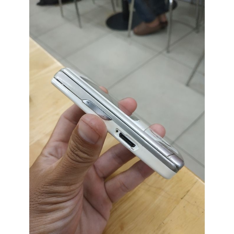 Điện thoại Samsung nắp trượt D520 chính hãng