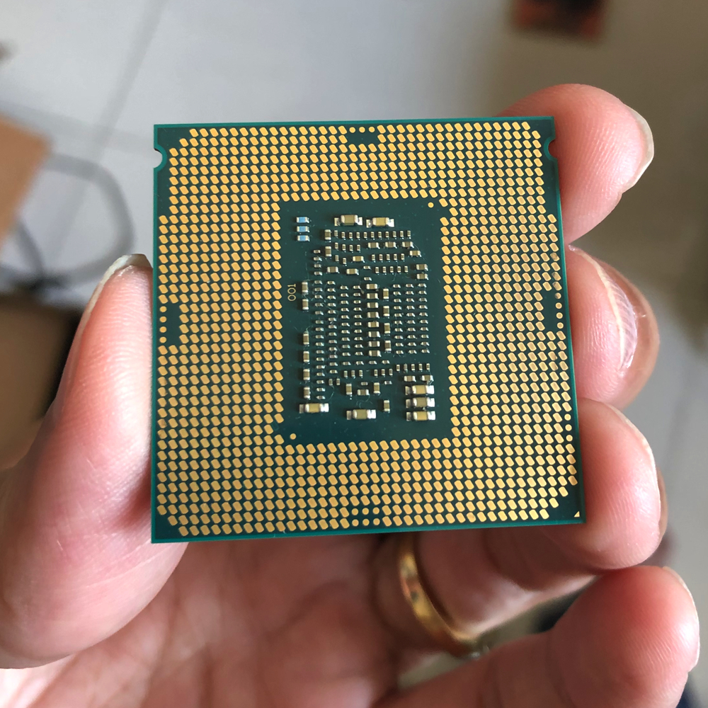 CPU Intel Core i7 7700K 4.2Ghz
