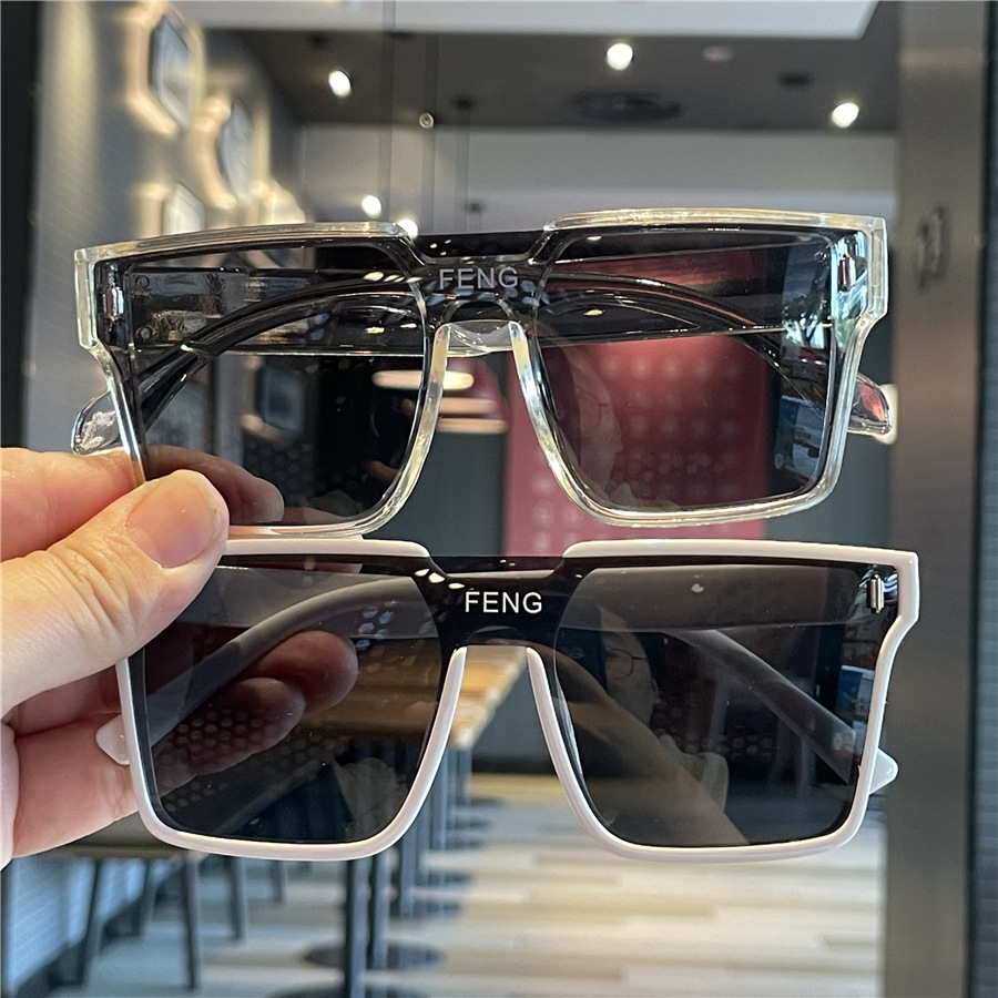 Kính mắt cho bé gọng vuông thời trang mắt kính râm cho bé trai bé gái đi biển chống tia uv K10