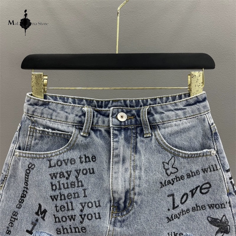 Chân váy vẽ chữ MaLina