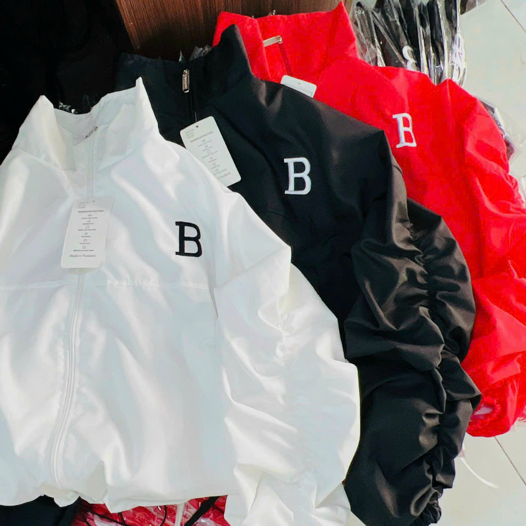 Áo Khoác Dù Ngoại Croptop Lửng 2 lớp Thêu Chữ B Tay Thun Nhúng  Kiểu Bomber Gió Có Khóa Kéo Zip