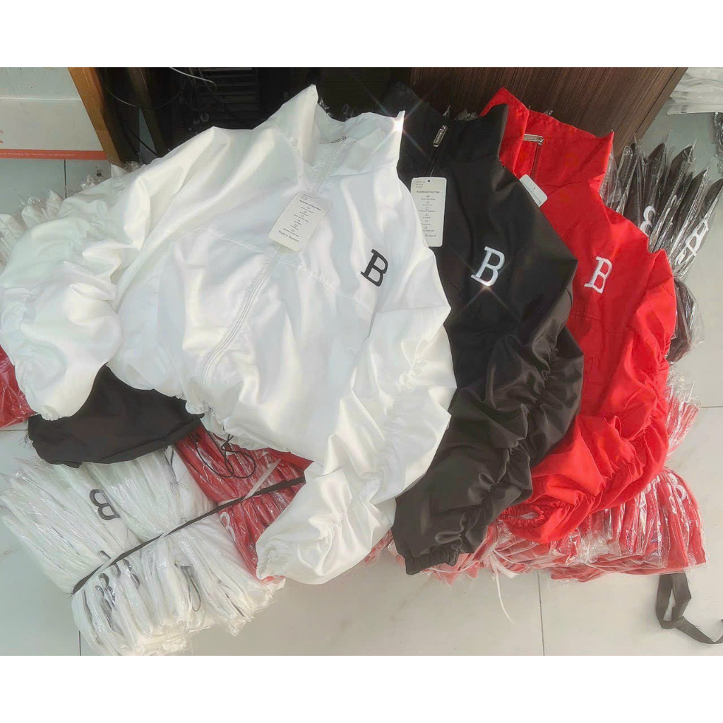 Áo Khoác Dù Ngoại Croptop Lửng 2 lớp Thêu Chữ B Tay Thun Nhúng  Kiểu Bomber Gió Có Khóa Kéo Zip