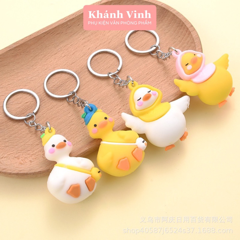 Móc Khoá Chú Vịt Cô Đơn Giữa Mùa Đông Giá Rét