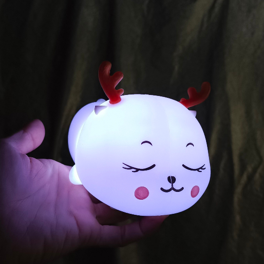 Đèn Ngủ Nai Sừng Tấm Silicone, chuyển 7 màu