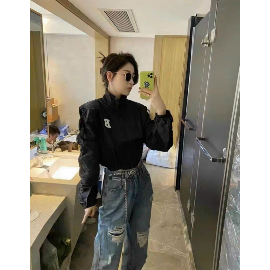 Áo Khoác Dù Ngoại Croptop Lửng 2 lớp Thêu Chữ B Tay Thun Nhúng  Kiểu Bomber Gió Có Khóa Kéo Zip