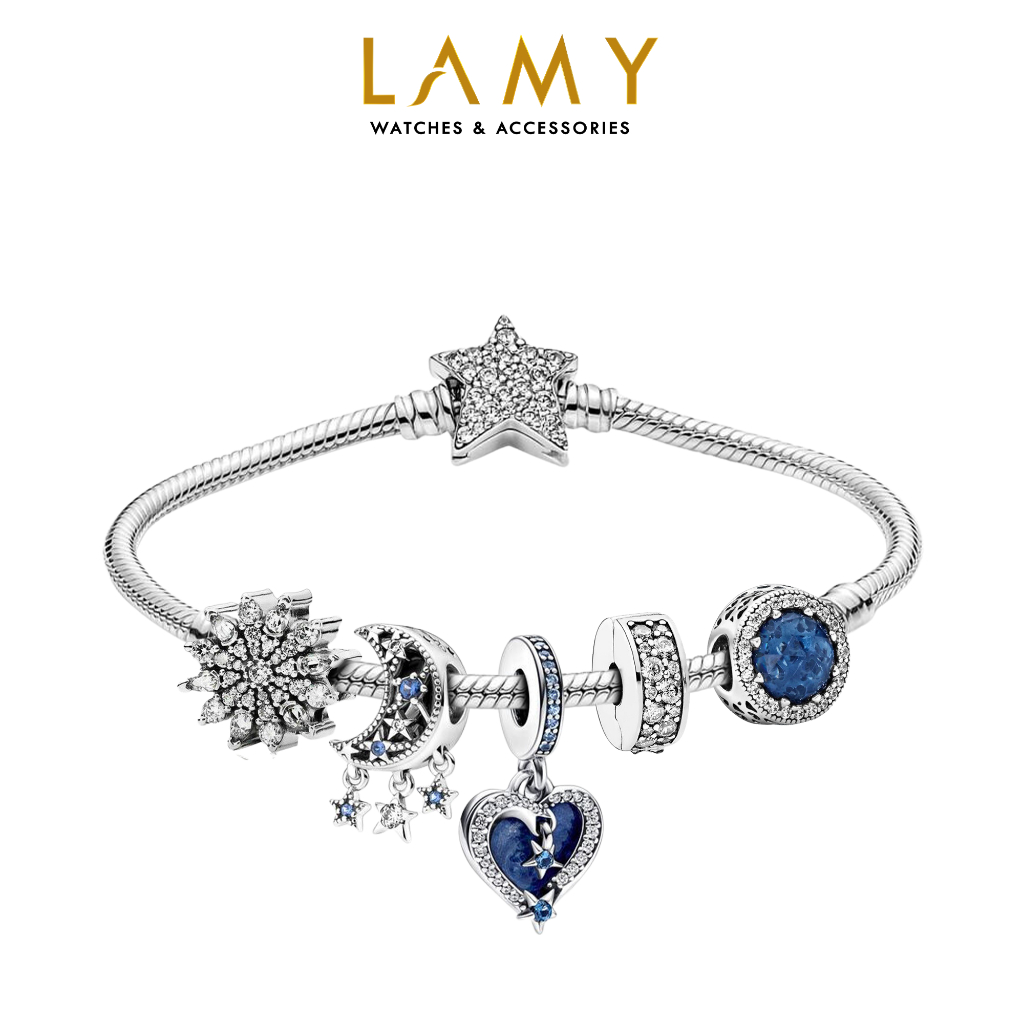 Vòng tay mềm bạc CDE với khoá ngôi sao cùng các charm đá xanh huyền ảo kèm charm pha lê tuyết và charm treo trái tim