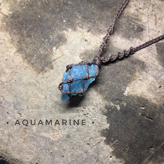 Dây chuyền phong thuỷ Aquamarine đan macrame