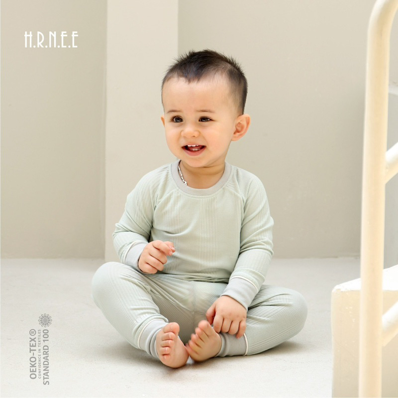 Bộ dài tay raglan hãng Hrnee cho bé trai bé gái