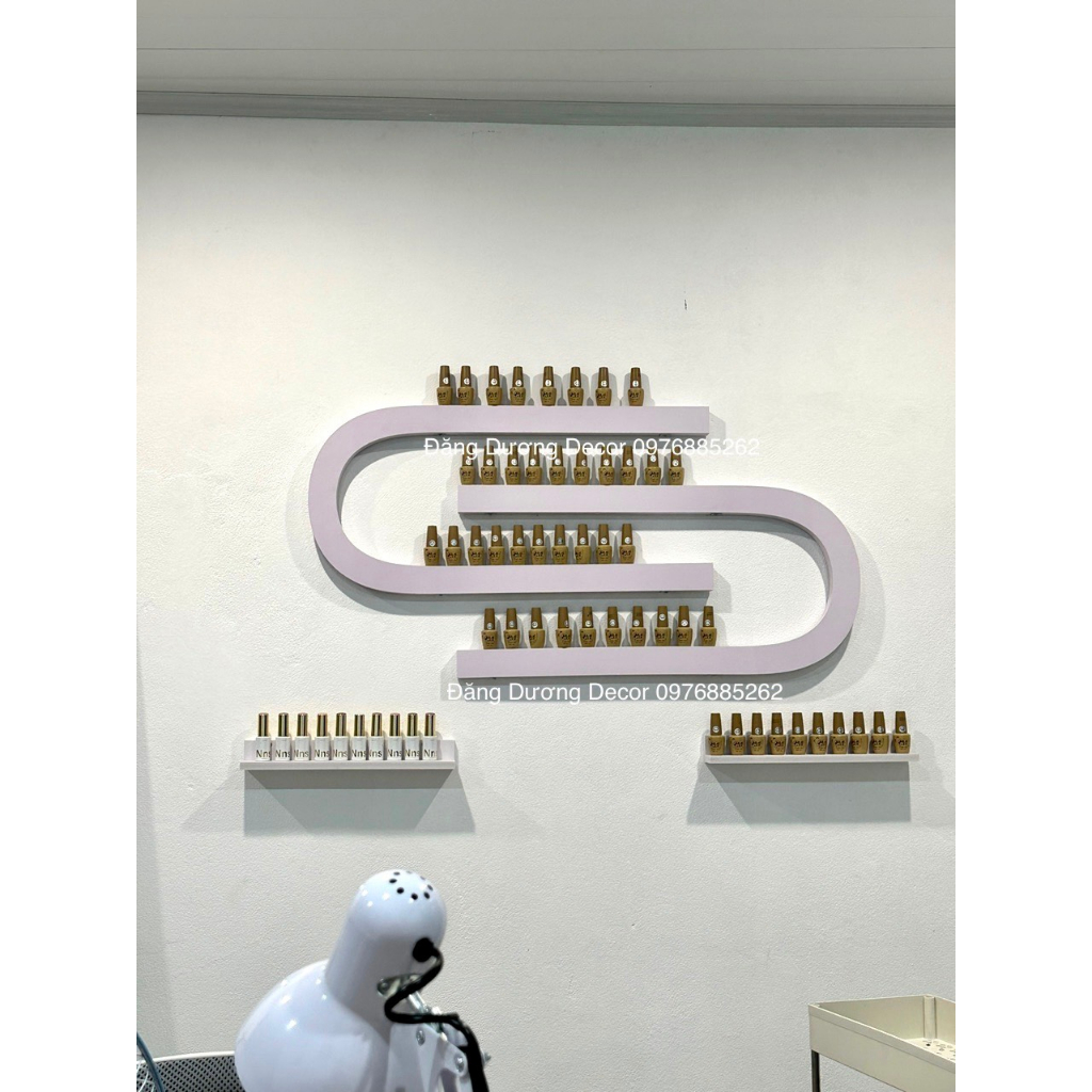 Kệ Nail - Kiểu dáng chữ S trang trí phòng nail, spa