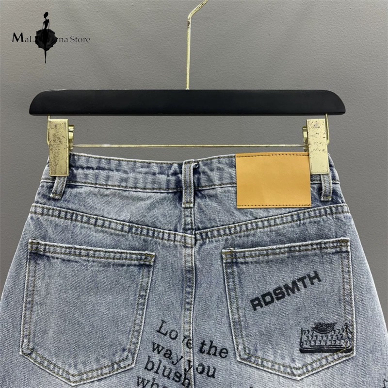 Chân váy vẽ chữ MaLina