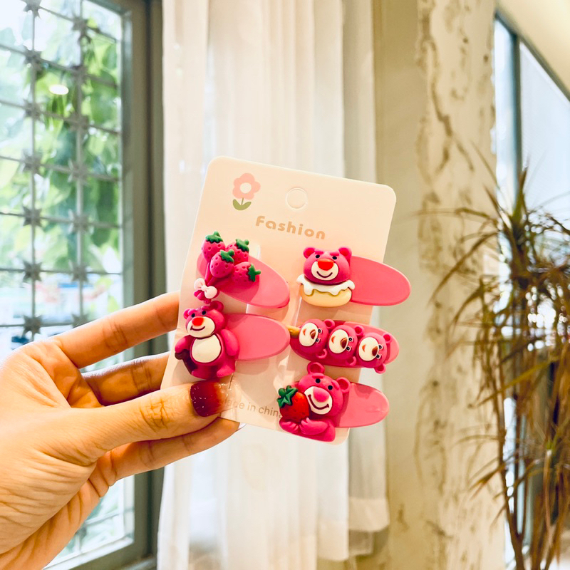 Set kẹp tóc Gấu Dâu Lotso, Gấu Dâu Miniso, hình Dâu Tây dễ thương cho bé gái
