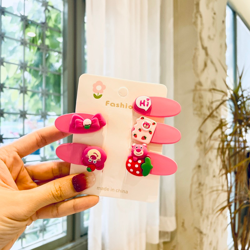 Set kẹp tóc Gấu Dâu Lotso, Gấu Dâu Miniso, hình Dâu Tây dễ thương cho bé gái