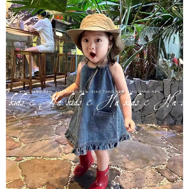 Váy jean cổ yếm viền bèo điệu đà cho bé gái