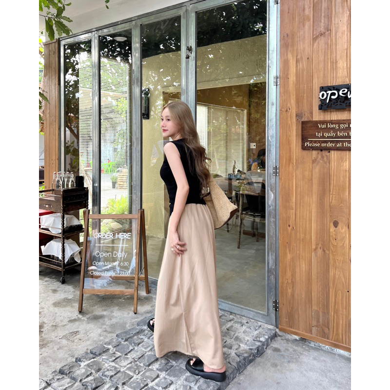 SET CHÂN VÁY MIDI NUDE  ÁO ĐEN XẺ NGỰC