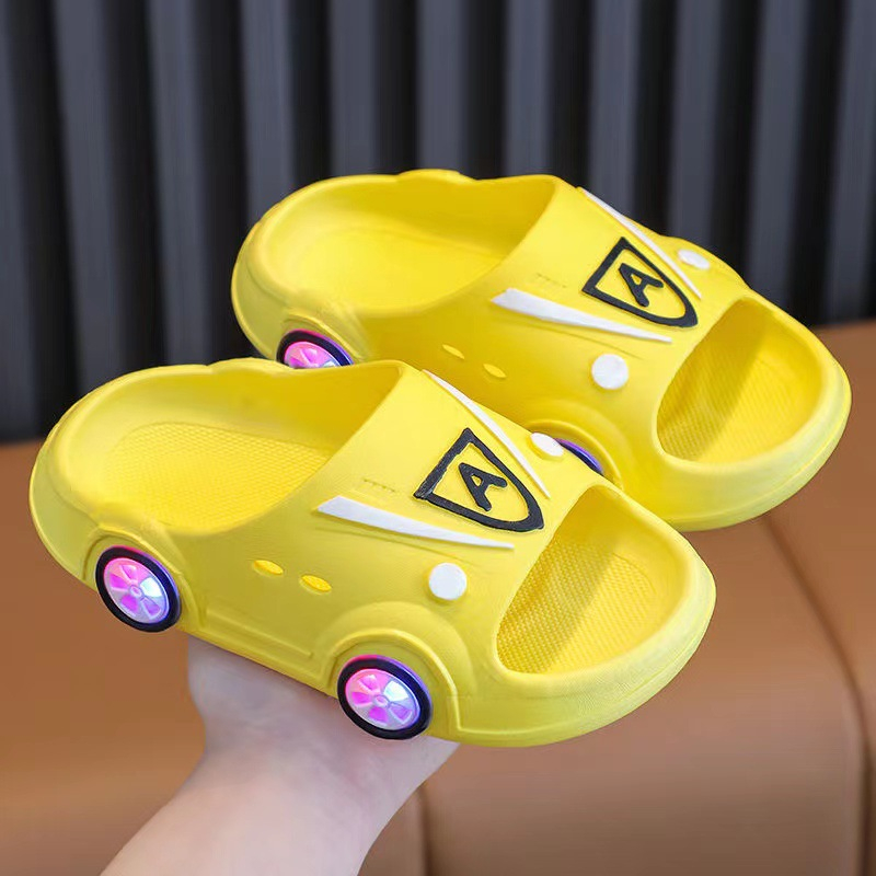 Dép lê Ô Tô   cho bé trai bé gái Siêu Xinh với thiết kế độc lạ thu hút ánh nhìn của các bé Outfit hè 2023