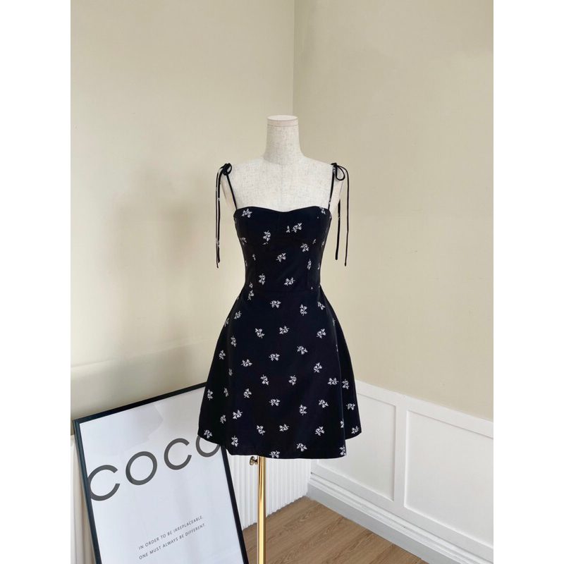 ĐẦM 2 DÂY CÚP NGỰC HOA