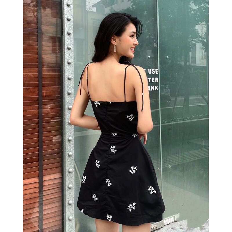 ĐẦM 2 DÂY CÚP NGỰC HOA