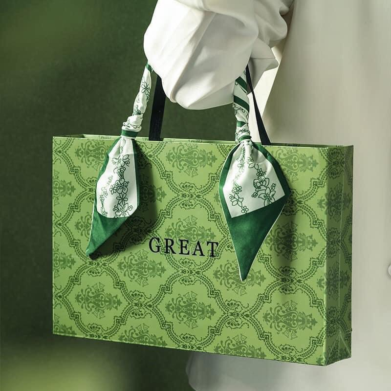 Hôp trung thu 6b+ kèm khăn bé  50-100g Mẫu xanh Guci 2023