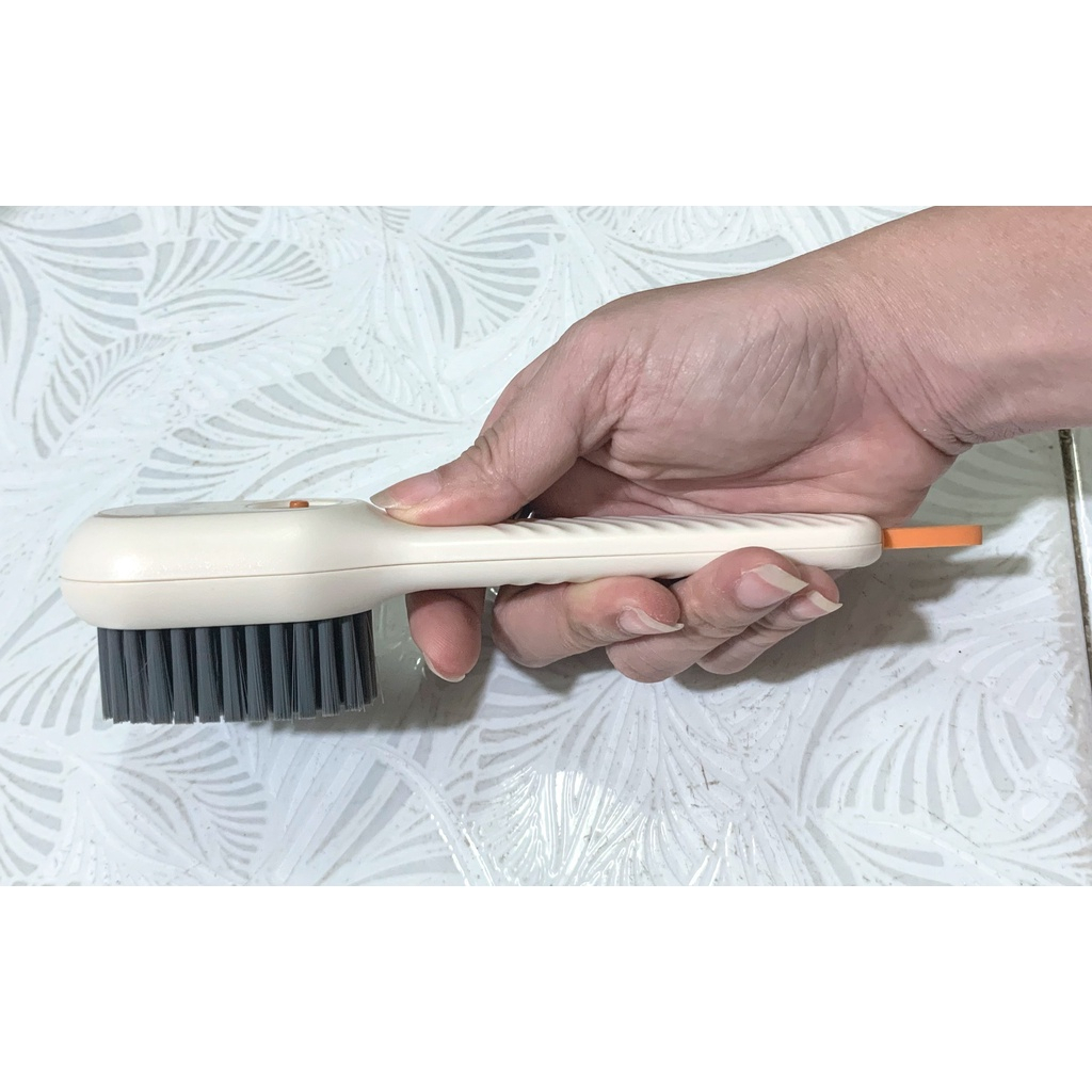 Bàn chải vệ sinh giày dép, rửa xe, chà sàn, phòng tắm có tay cầm và khay đựng xà bông mini tiện lợi đa năng
