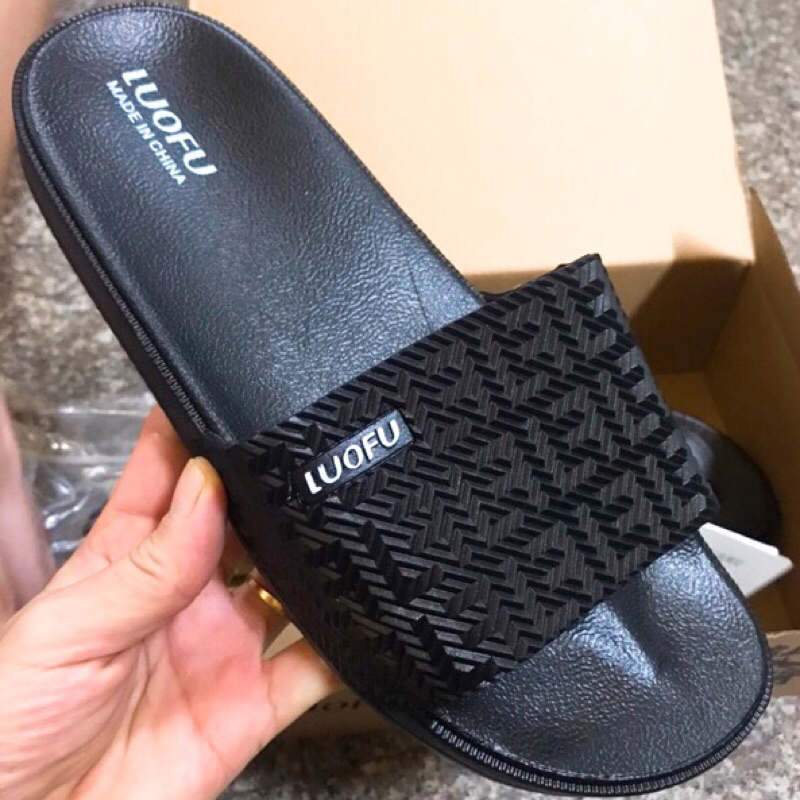 Dép Nam Quai Ngang Phong Cách Unisex Chất Nhựa Dẻo Cao Cấp Màu Đen Cá Tính Shop-uytin678