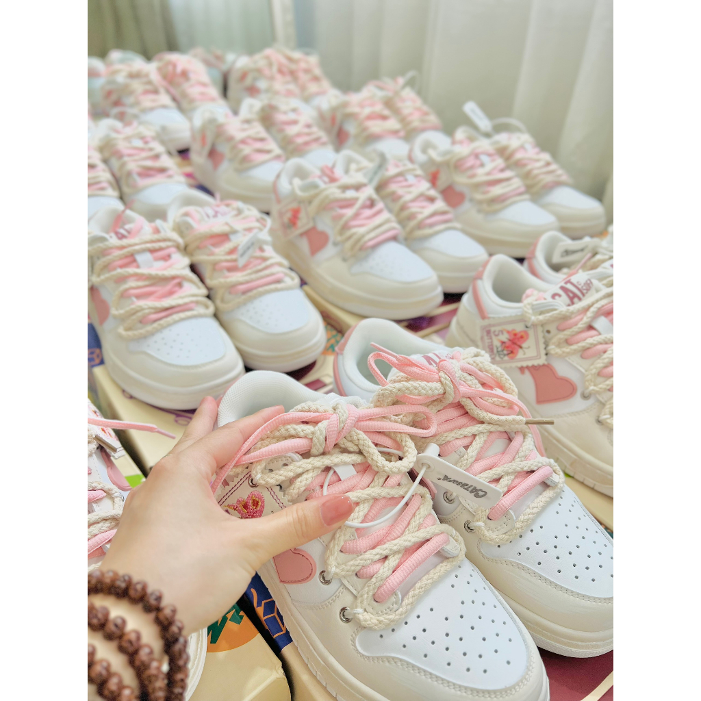 Giày Sneaker Cat & Sofa " Butterfly Rose Love Pink " AC278 Trái Tim Màu Trắng Hồng | PiuPiu Authentic